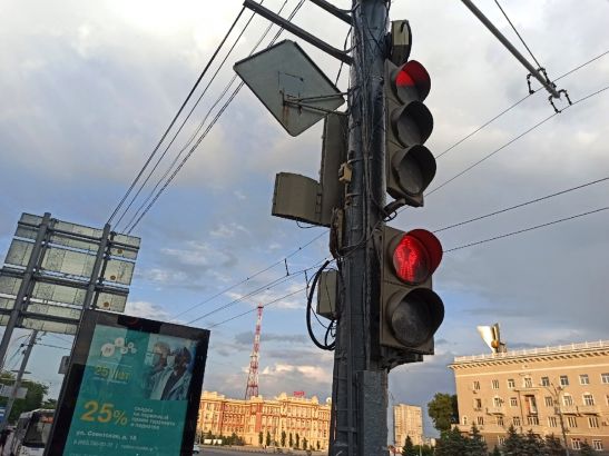 На дорогах Ростова до конца 2023 года появятся 400 новых светофоров