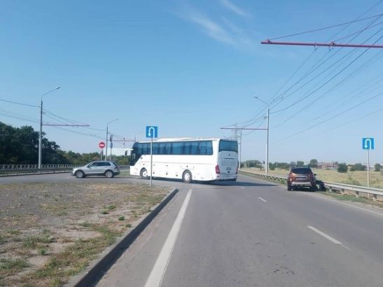 В Волгодонске автобус столкнулся с легковушкой