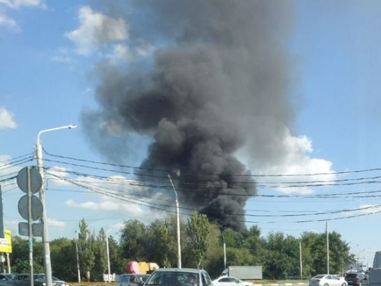 На Вавилова в Ростове произошел пожар рядом с автозаправкой