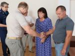В Тарасовском районе родным погибшего в зоне СВО передали орден Мужества