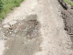 Жители поселка Верхнетемерницкого просят отремонтировать дорогу на улице Кюри