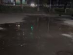В Ростове улицу Королева двое суток заливает из-за прорыва пожарного гидранта