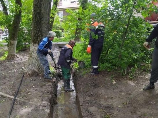В Ростове после дождя снова затопило ливневку, где весной погибла учительница
