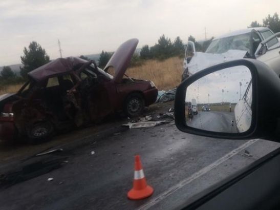 В Ростовской области на трассе пять человек погибли в лобовом ДТП