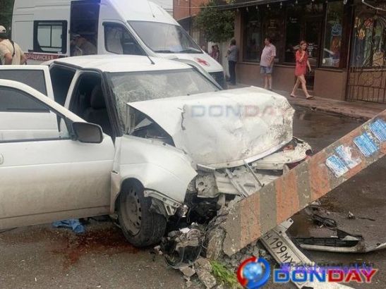 В Ростове три человека пострадали в массовой аварии на Нансена