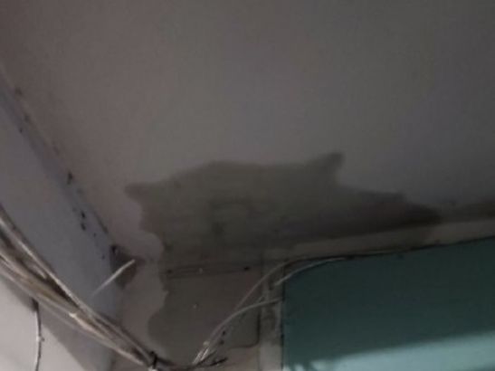 В Ростове во время дождя затопило квартиры в пятиэтажке на Оганова