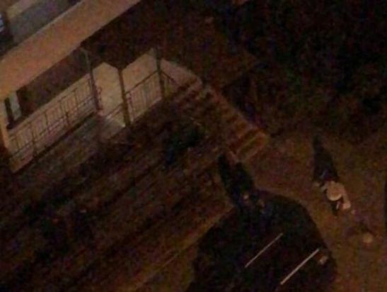 В Ростове мужчина выпал из окна многоэтажки в Суворовском и погиб