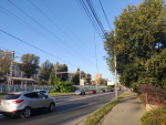 На Нансена оборванные провода ЛЭП повисли над пешеходной дорожкой