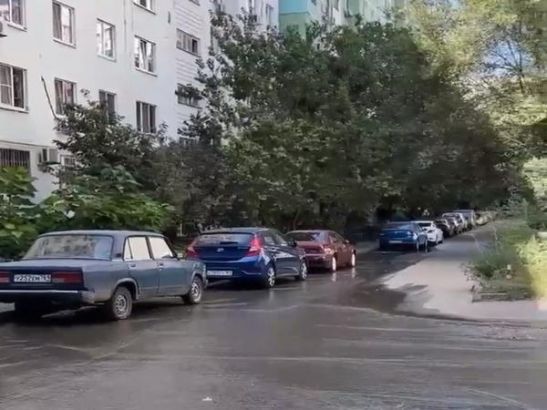 В Ростове жители на Жмалова остались без воды из-за коммунальной аварии