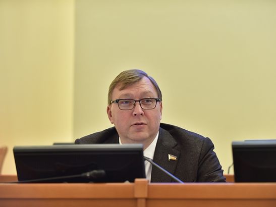 Донской парламент третий раз подряд возглавил Александр Ищенко