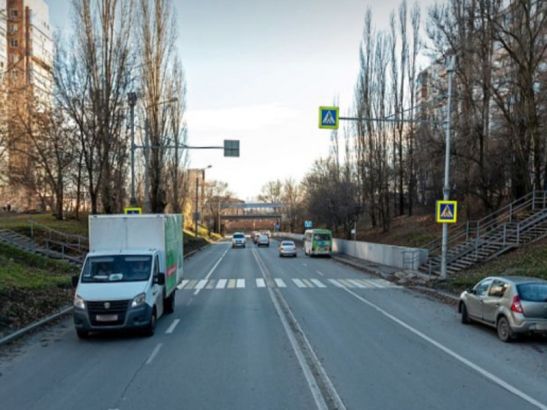 В Ростове на улице Беляева школьница попала под колеса автомобиля