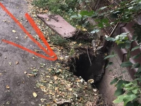В Ростове жители просят отремонтировать дорогу в Железнодорожном районе