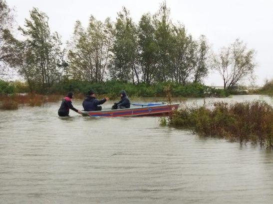 Рыбак из Ростова оказался в ловушке из-за паводка в Азовском районе