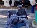 В Ростове рядом со школой задержали вооруженного мужчину