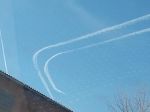 В небе над Ростовом появились инверсионные следы