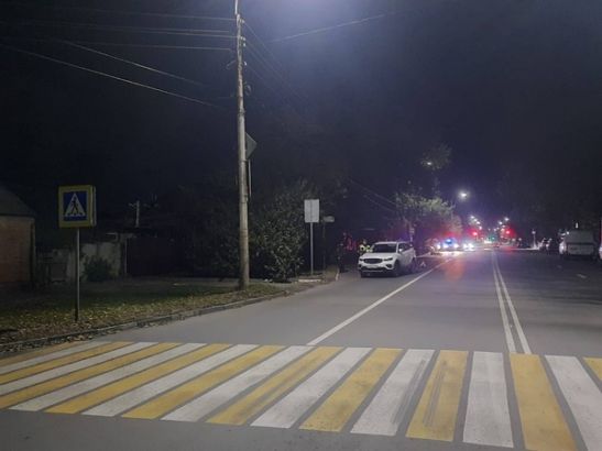 В Шахтах бездомный погиб под колесами «Джили Атлас»