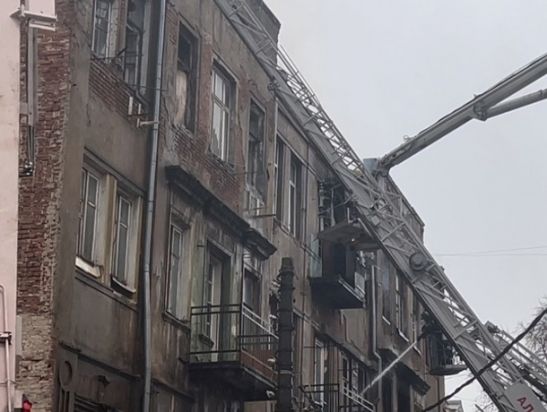 Фоторепортаж с места крупного пожара в доходном доме Парамоновых