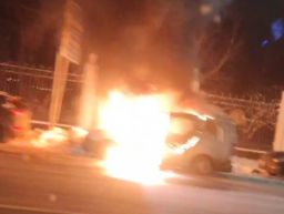 Автокофейня сгорела на Театральной площади в Ростове