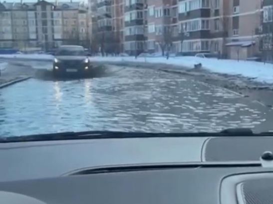 В Ростове-на-Дону из-за дождей затопило переулок Салютина