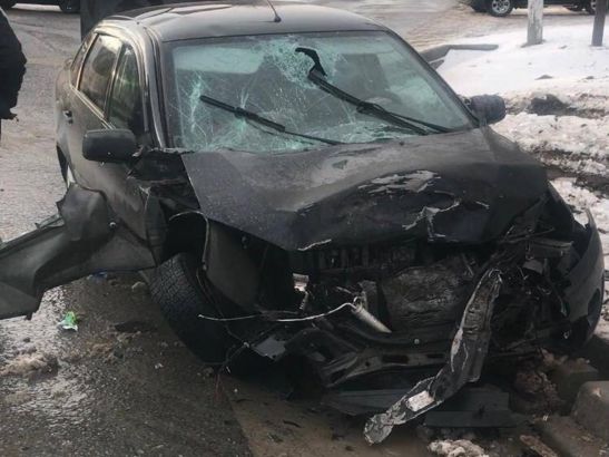 В Новочеркасске пассажирка «Лады Гранты» пострадала в массовом ДТП с самосвалом