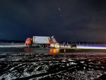 Под Новочеркасском водитель легковушки пострадал в ДТП с КамАЗом