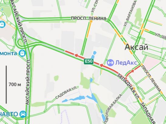 Пробка на несколько километров образовалась возле «Меги» в сторону Ростова
