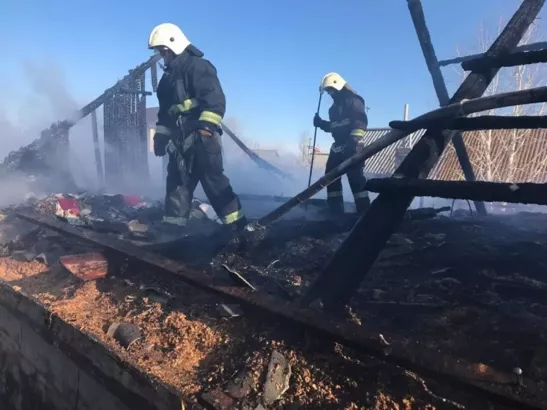 В Ростовской области при пожаре из-за курения задохнулся и сгорел 59-летний мужчина