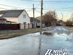 В Ростове из-за прорыва затопило улицу Атарбекова