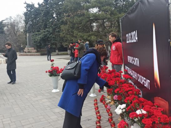 В Ростове в парке Горького открыли мемориал в память о погибших в теракте 22 марта