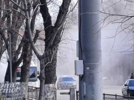 В Ростове во время движения загорелся автобус