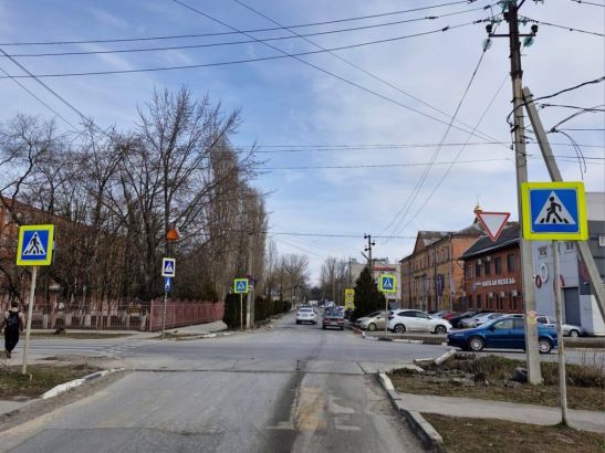 В Батайске 9-летняя девочка попала под колеса автомобиля