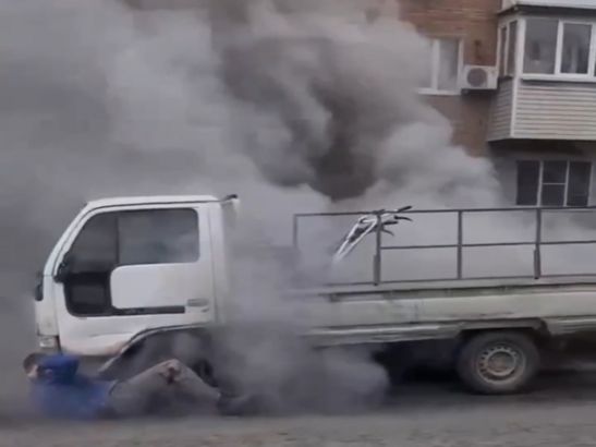 В Ростовской области сгорел припаркованный грузовик