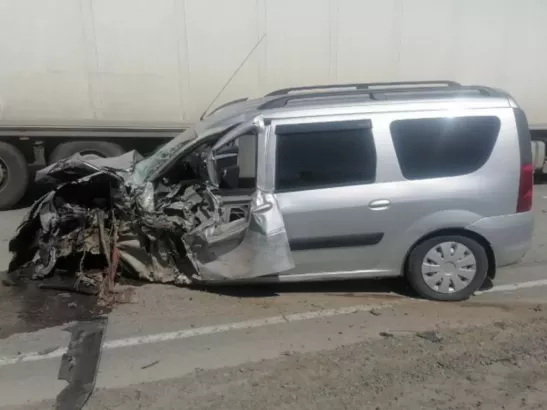 На трассе Волгоград-Каменск в ДТП с грузовиком пострадал водитель легковушки