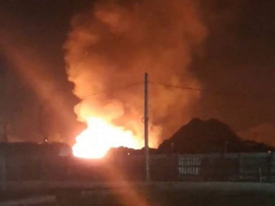 В Батайске ночью произошел крупный пожар на улице Промышленной