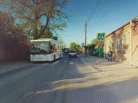 В Ростове 19-летняя девушка попала под колеса автобуса № 3А