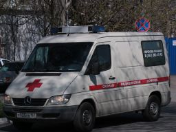 В Ростове мужчина пострадал в ДТП, врезавшись в рекламную вывеску