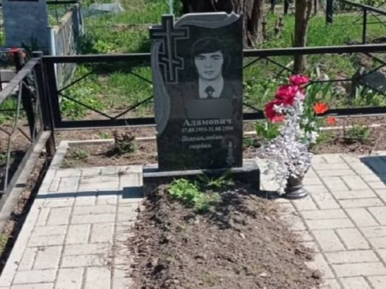 В Батайске неизвестные украли надгробие на кладбище Красный Сад