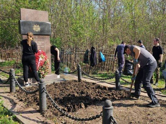 В Ростове на майские праздники увеличат время посещения кладбищ