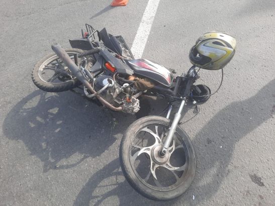 В Ростовской области мужчина на скутере попал в больницу после ДТП