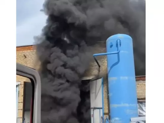 В Новочеркасске при пожаре в цехе по производству пенопласта спасли 7 человек