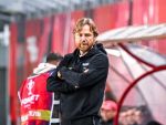 Валерий Карпин в очередной раз вышел за предел технической зоны во время матча «Ростов» — «Урал»