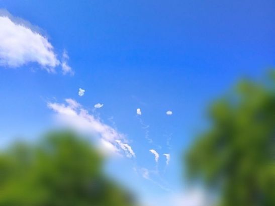 В небе над Каменском прогремела серия оглушительных взрывов