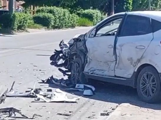 Водитель «Хендай» и его пятилетний пассажир пострадали в ДТП в Таганроге