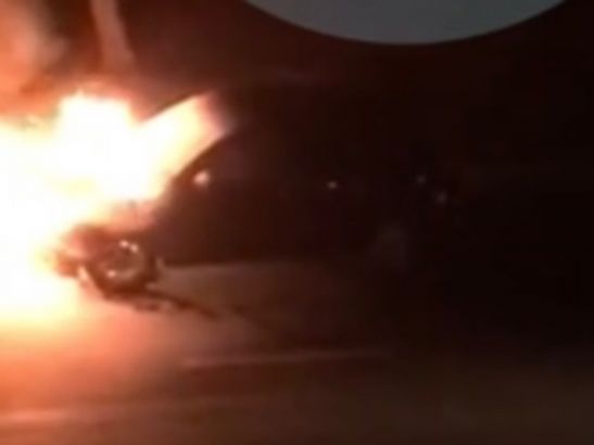 В Ростове дотла сгорел автомобиль на Портовой