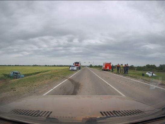 В Ростовской области водители легковушек попали в больницу после ДТП