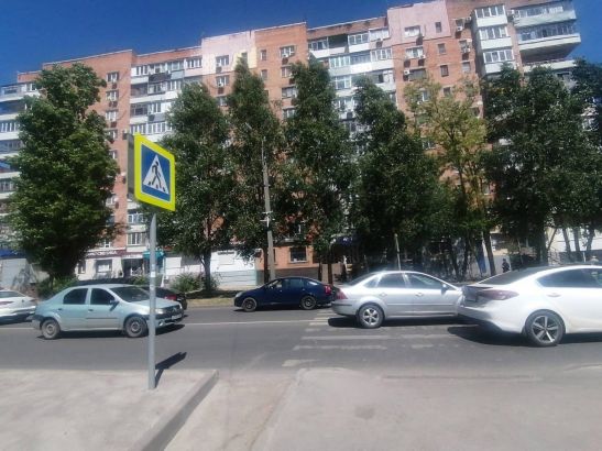 В Ростове на Еременко 47-летний автомобилист сбил двух пешеходов