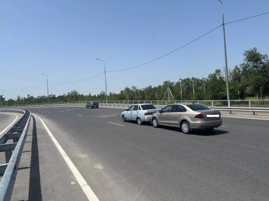 В Ростовской области 26-летняя девушка вышла из машины и попала в ДТП