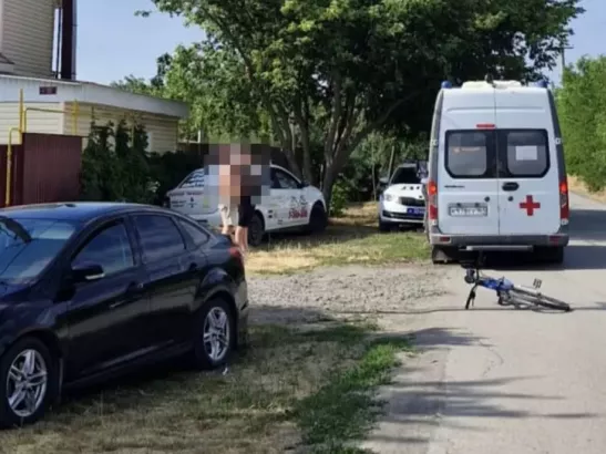В Ростовской области школьница на велосипеде попала пол колеса «Форда»