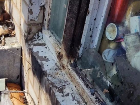 В Каменске сгорел балкон квартиры из-за стоящих на солнце бутылок