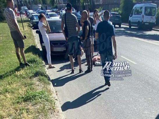 В Ростове из забитого автобуса № 18 выпала женщина